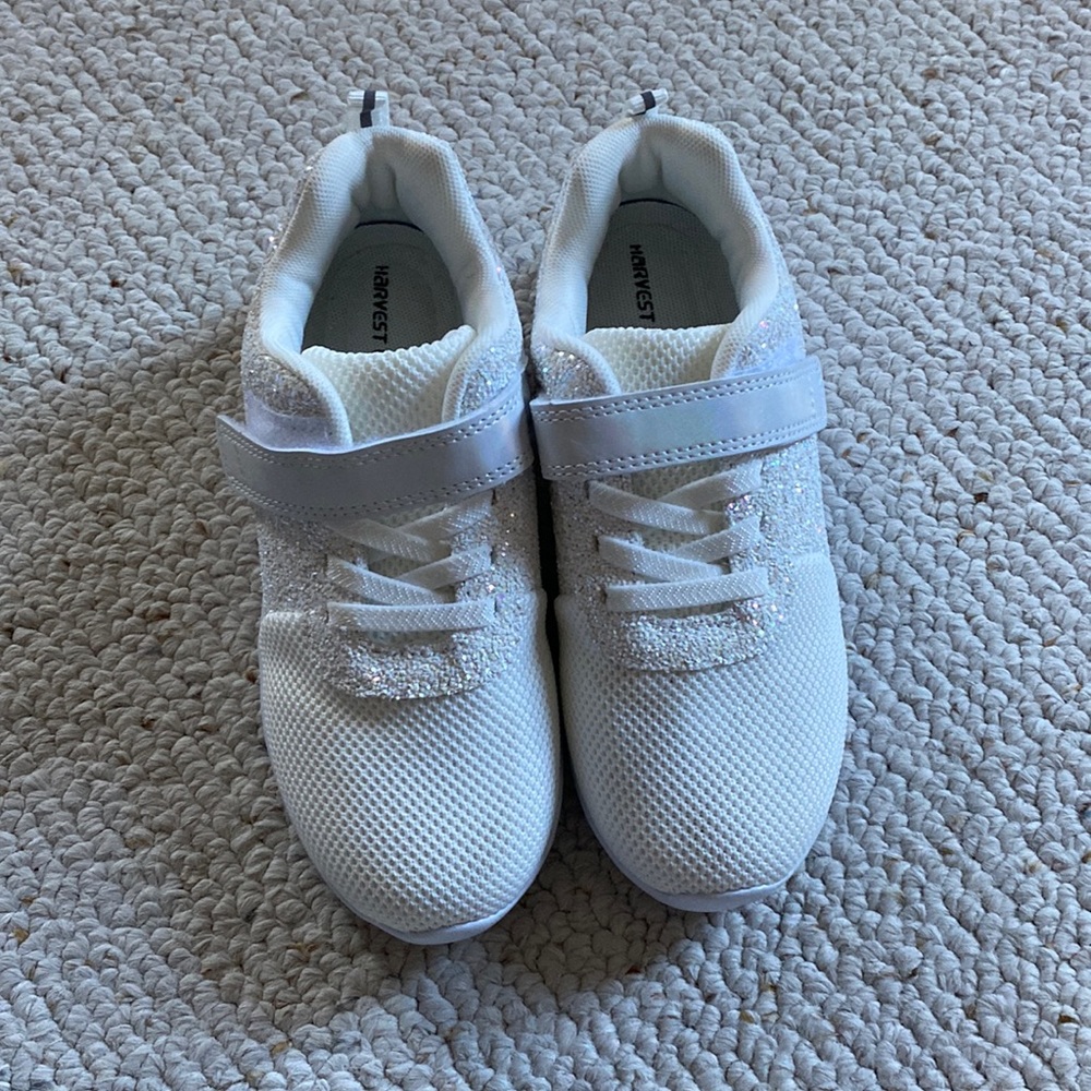 Girls sparkle tennis shoes
